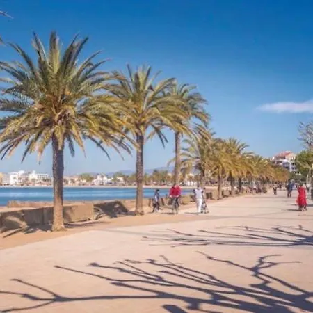 Apartamento 100m De La Playa Apartment