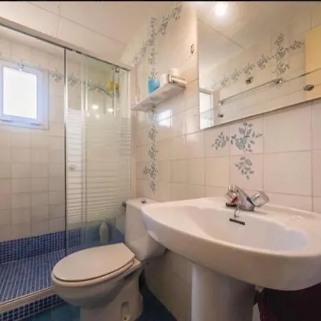 Apartamento 100m De La Playa Apartment